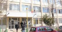Stire din Cultură-Educație : Părinți revoltați la Școala 39. Au mai rămas șase copii într-o clasă