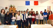 Stire din Cultură-Educație : Foștii absolvenți ai Liceului "Hurmuzescu" din Medgidia au revenit în bănci