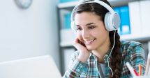 Stire din Cultură-Educație : Școala în pandemia Covid-19. Cât de pregătiți sunt profesorii pentru "revoluția" online