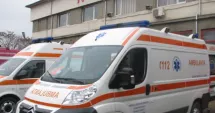 Stire din Eveniment : Accident rutier la Școala 8. Două persoane rănite, transportate la spital