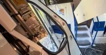 Stire din Actualitate : Tren de mare viteză deraiat după ce a lovit un camion al armatei. Zeci de răniți și un mort
