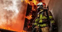 Stire din Eveniment : Drama unei nopți de coșmar. Om al străzii prins în flăcări, salvat de SMURD