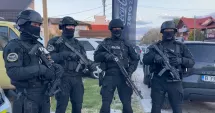 Stire din Eveniment : Razie de amploare în Vama Veche de 1 Mai. Controale în plină distracție pe plajă și în cluburi