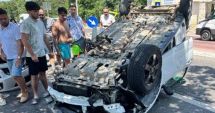 Stire din Eveniment : Accident rutier, în Eforie Sud! O mașină s-a răsturnat pe carosabil