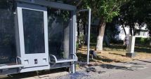 Stire din Eveniment : Bărbat prins în flagrant, când vandaliza o stație de autobuz de pe bulevardul Alexandru Lăpușneanu