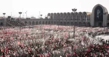 Stire din Actualitate : Iran: Zeci de mii de participanți la slujba de înmormântare pentru Ali Khamenei săvârșită în a doua zi a funeraliilor publice