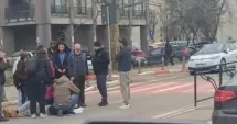 Stire din Eveniment : Accident pe trecerea de pietoni de la Universitatea Ovidius. Tânăr de 18 ani, lovit de mașină