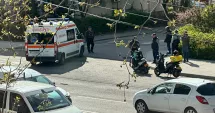 Stire din Eveniment : Accident pe strada Dezrobirii din Constanța. Un livrator pe scuter, rănit după impactul cu un autoturism