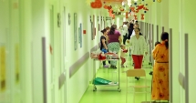 Stire din Sănătate : SPITALUL JUDEȚEAN CONSTANȚA, ÎN HAINE DE CRĂCIUN! Secția de Pediatrie, împodobită pentru sărbători
