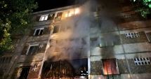 Stire din Eveniment : Incendiu puternic într-un bloc! Un bărbat a murit
