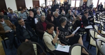 Stire din Politică-Administrație : Cât au muncit consilierii județeni  în acest mandat: scuze pentru chiuluri, coroane de flori și o mână de proiecte