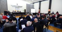 Stire din Politică-Administrație : Consilierii județeni au semnat Declarația de Unire cu Republica Moldova