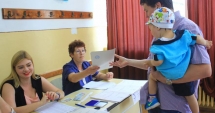 Stire din Politică-Administrație : Se fac plățile pentru cei care au lucrat în secțiile de votare