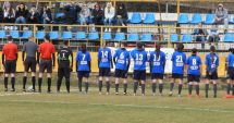 Stire din Sport : Fotbalistele de la Selena fac curățenie la stadion