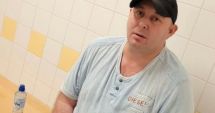 Stire din Eveniment : Criminalul fetiței de 12 ani găsită în canapea adus sub escortă din Olanda