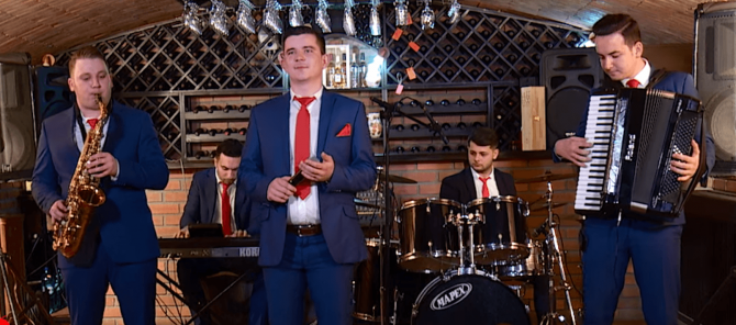 Stire din Eveniment : BILETUL DE ADIO LĂSAT DE CÂNTĂREȚUL CARE S-A SINUCIS