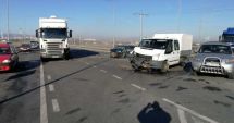 Stire din Eveniment : Accident la ieșirea de pe autostradă. Cinci persoane sunt rănite