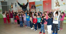 Stire din Sport : Și cei mici pot să sară! Caravana Baschetului a ajuns în grădinițele constănțene