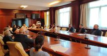 Stire din Politică-Administrație : Șefii instituțiilor deconcentrate, chemați la raport de prefectul Silviu Coșa