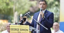 Stire din Social : George Simion, “moment de reculegere" în faţa unei “secţii de votare”. Oamenii au aprins lumânări
