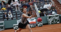 Stire din Sport : La Paris plouă în continuare. Ce se întâmplă cu meciul Simonei Halep