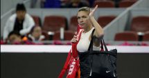 Stire din Sport : Simona Halep suferă de hernie de disc. Lipsește șase luni?