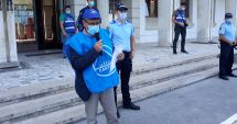 Sindicaliștii au protestat sub geamul prefectului împotriva „abuzurilor” de la CSCT