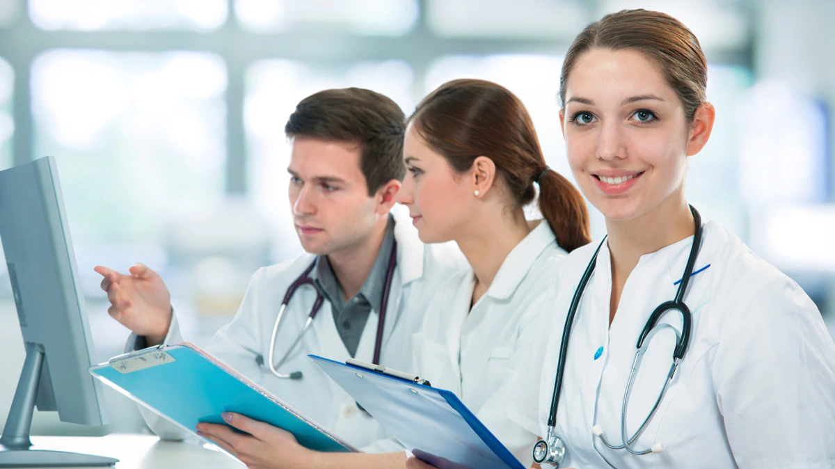 Stire din Social : Medicii cer Guvernului îmbunătățirea situației lor și a pacienților lor