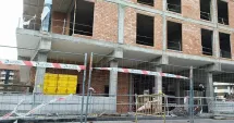 Stire din Actualitate : Doi tineri, de 13 și 20 de ani, s-au aruncat în gol de pe un bloc aflat în construcție