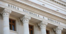 Stire din Economie : Sistemul bancar românesc poate rezista unei recesiuni severe a economiei