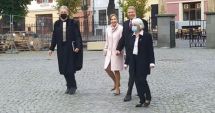 Stire din Actualitate : Klaus Iohannis s-a dus la slujbă, la biserică. Presa „neinvitată” a fost ținută afară