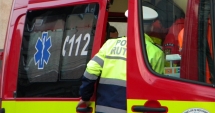 Stire din Eveniment : ACCIDENT GRAV. Microbuz școlar lovit de o mașină. Zece copii au fost spitalizați