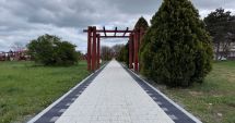 Stire din Politică-Administrație : Primăria Techirghiol, aproape de a finaliza lucrările la aleile pietonale din parcul terapeutic
