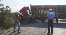 Stire din Eveniment : Șofer mort, după ce a fost strivit de propriul TIR. Uitase să tragă frâna de mână