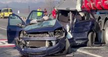 Stire din Eveniment : Sfârșit tragic pentru un șofer de 74 de ani. A murit după ce s-a înfipt cu maşina într-un TIR