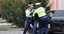 Stire din Eveniment : Șofer constănțean arestat după ce a condus beat și a distrus un geam la sediul poliției
