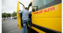 Stire din Eveniment : Șofer de microbuz școlar, cercetat pentru un presupus incident cu o elevă