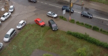 Stire din Eveniment : Peste o sută  de șoferi amendați după ce au parcat pe spațiul verde