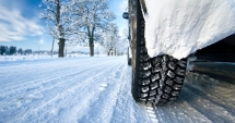 Stire din Eveniment : Șoferii, sfătuiți să nu "calce" pedala în această perioadă