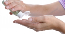 Stire din Sănătate : Este soluția anti-bacteriană mai bună decât săpunul?