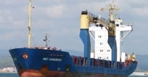 Stire din Economie : SOS de pe un cargou cu 14 ucraineni la bord