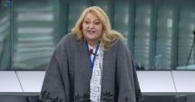 Stire din Eveniment : Denunț penal contra Dianei Șoșoacă după ce l-a lăudat pe Ceaușescu în Parlamentul European