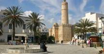 Stire din Actualitate : Turiștii părăsesc Tunisia după atentatul din stațiunea Sousse