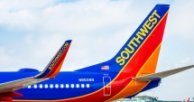 Stire din Actualitate : Dat jos din avion pentru că vorbea limba arabă
