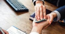 Stire din Eveniment : Persoană cercetată penal pentru că a oferit 5.000 de lei mită unui funcționar public