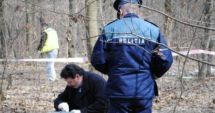 Stire din Eveniment : Un bărbat a fost găsit spânzurat în pădure, chiar de iubita sa. Datoriile mari şi depresia i-ar fi adus sfârșitul