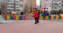 Stire din Social : Spațiu de joacă sigur și modern pe strada Adamclisi