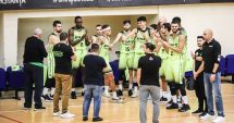 Stire din Sport : Spectacol la Sala Sporturilor. Foști baschetbaliști ai Farulului, onorați