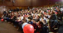 Stire din Cultură-Educație : Spectacol în premieră la Teatrul "Căluțul de mare"