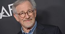 Stire din Actualitate : Steven Spielberg regretă că mulţi rechini au fost ucişi după filmul său "Jaws"